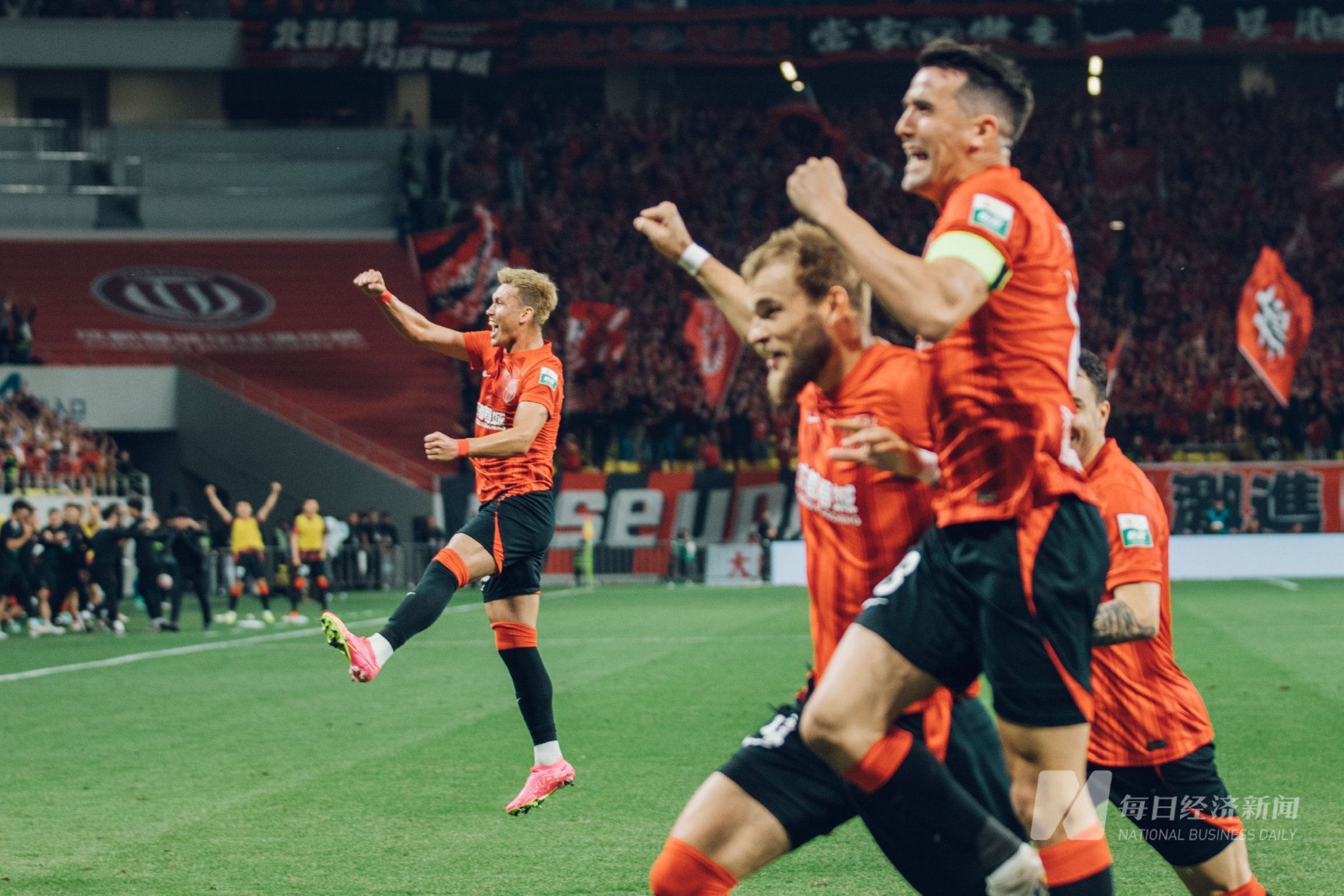 球队势如破竹,在比赛中取得连胜 球队势如破竹,在比赛中取得连胜