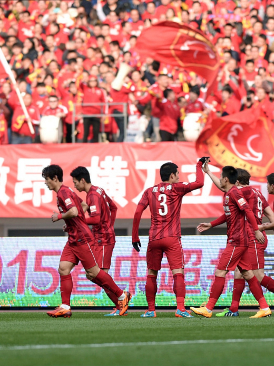 平台-欲取佳绩，国内足球联赛各队冲刺全力